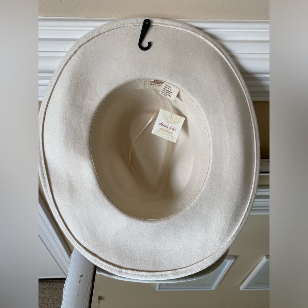 Altar'd State Women’s Hat NWT - Picture 6 of 10